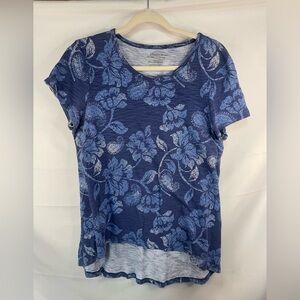 Chicos ultimate tee high low tshirt in a blue floral print. Size Medium